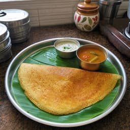 Crispy dosa with chutney